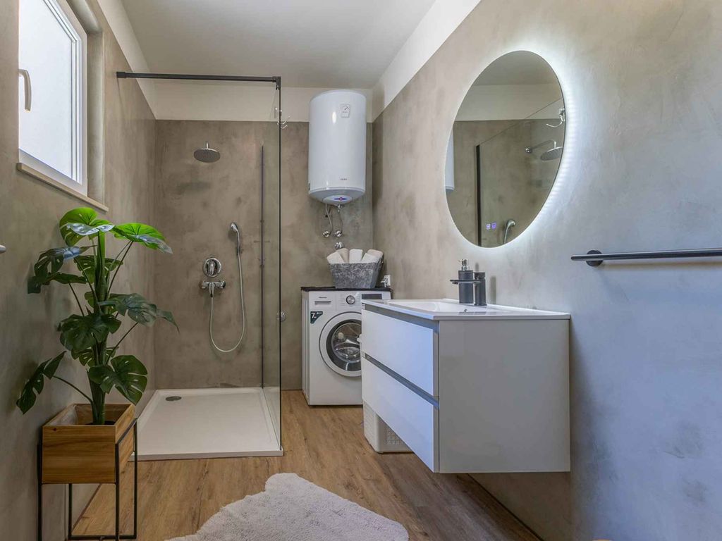 Ferienwohnung mit Klimaanlage und Balkon