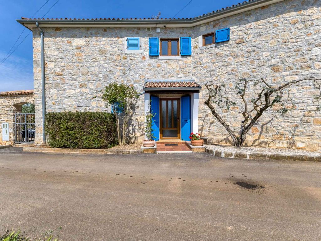 Ferienhaus mit Klimaanlage und Pool