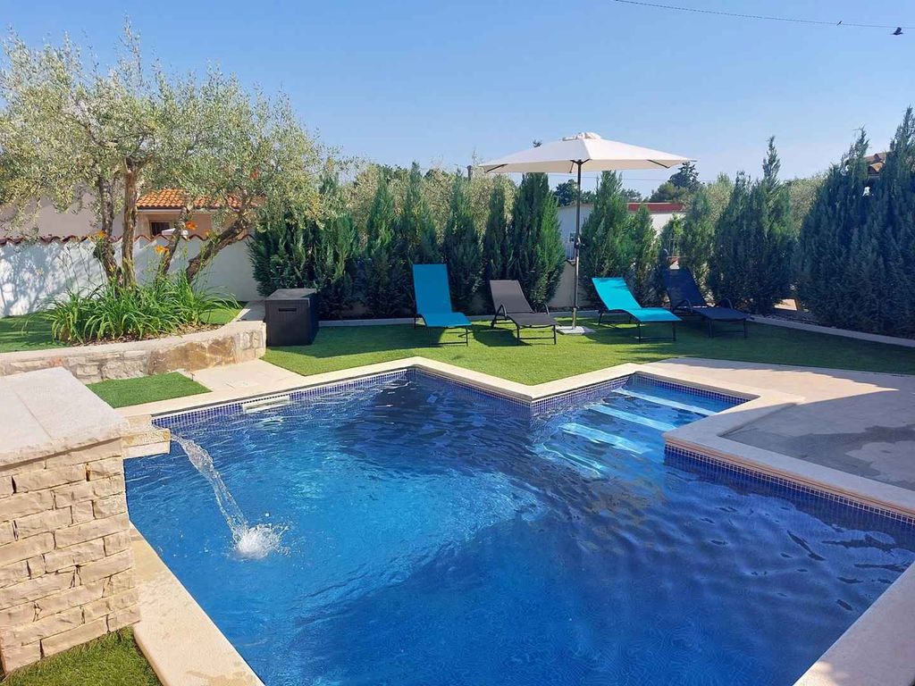 Ferienhaus mit Klimaanlage und Pool