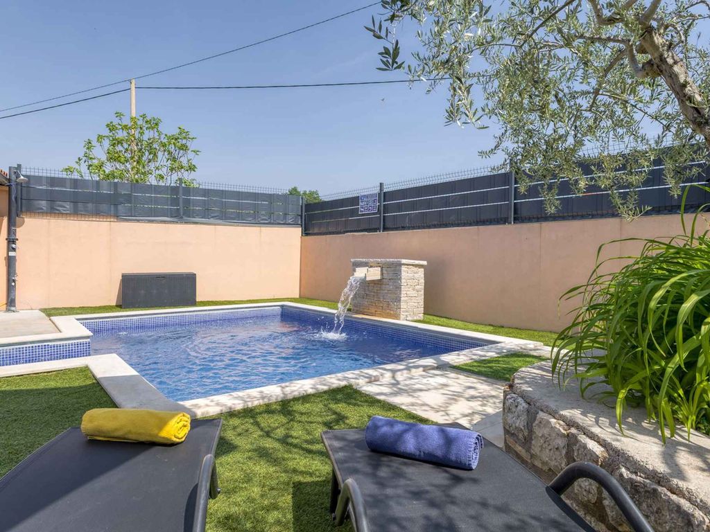 Ferienhaus mit Klimaanlage und Pool