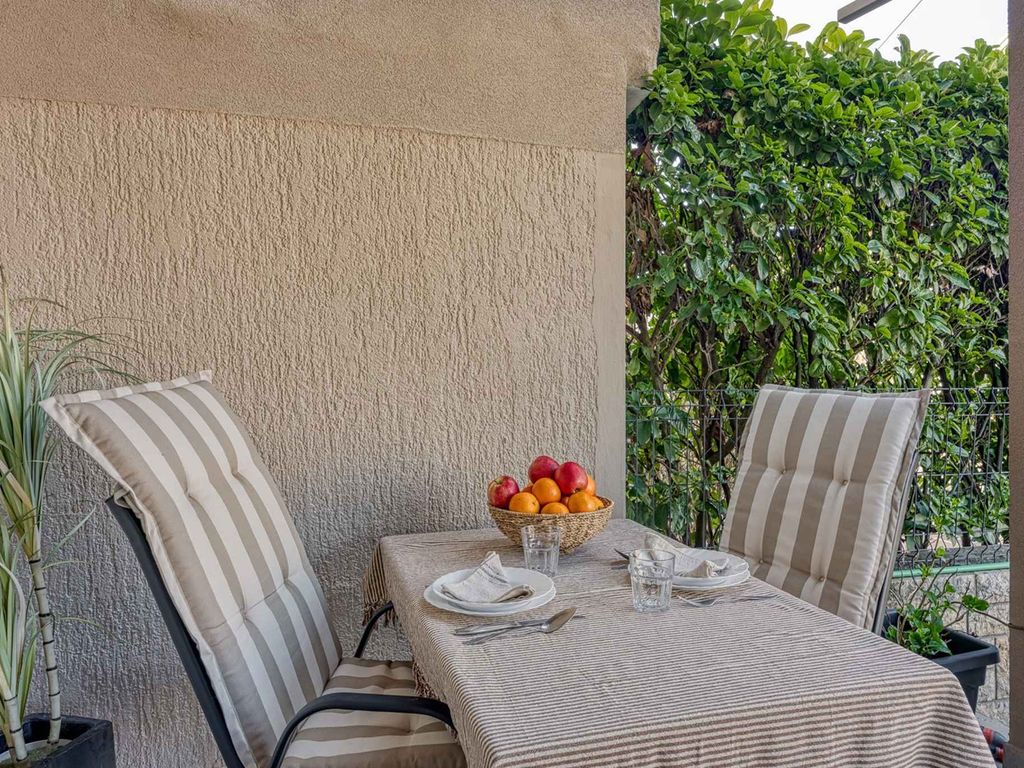 Studio mit Terrasse und Klimaanlage