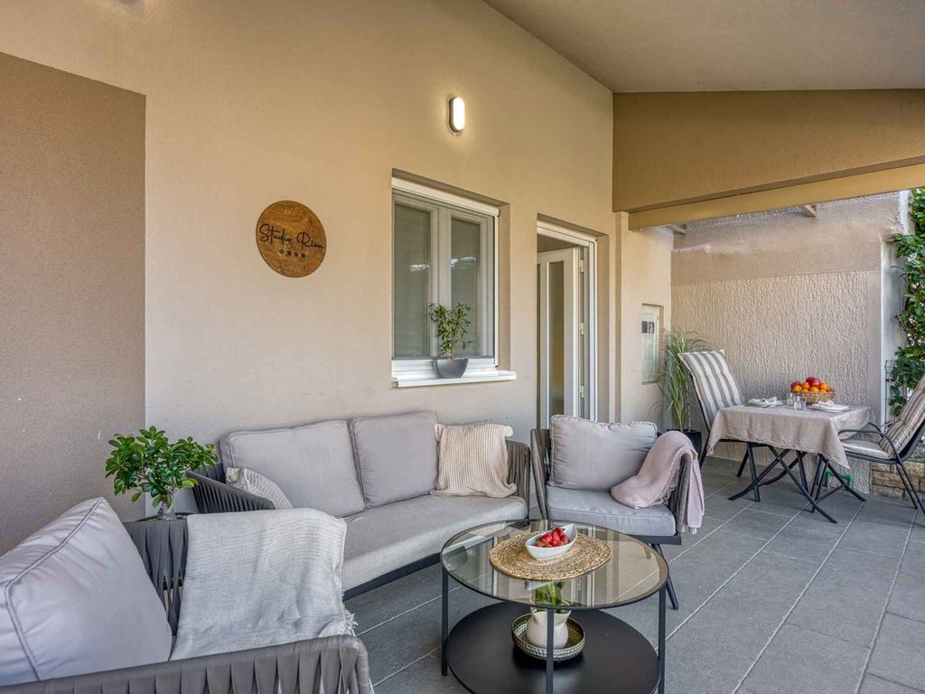 Studio mit Terrasse und Klimaanlage