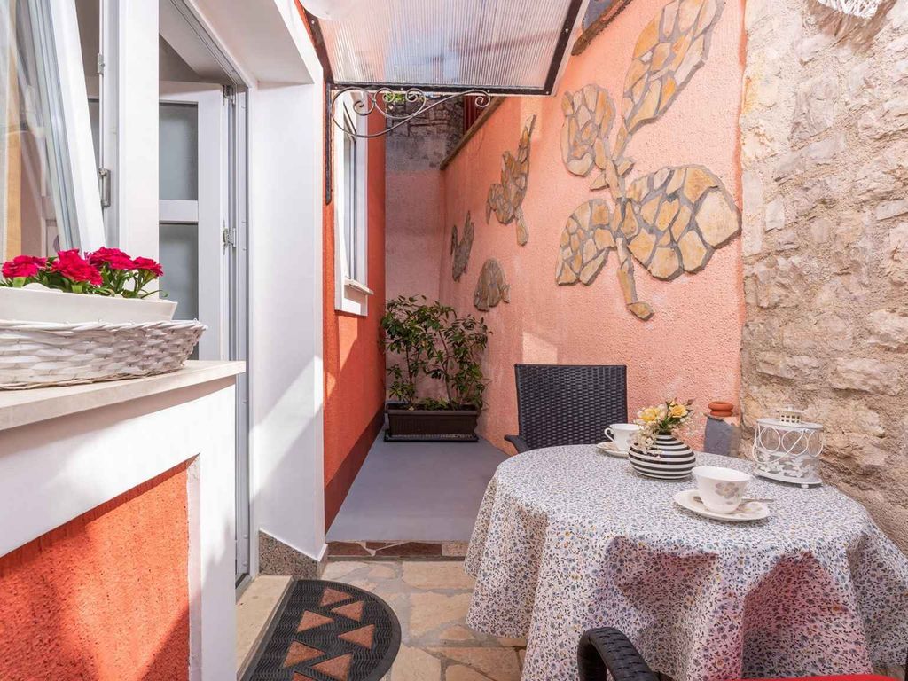 Studio mit Klimaanlage und Terrasse