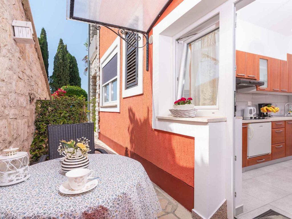 Studio mit Klimaanlage und Terrasse