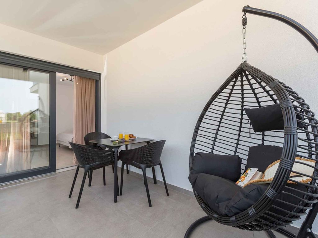 Studio mit Klimaanlage und Terrasse