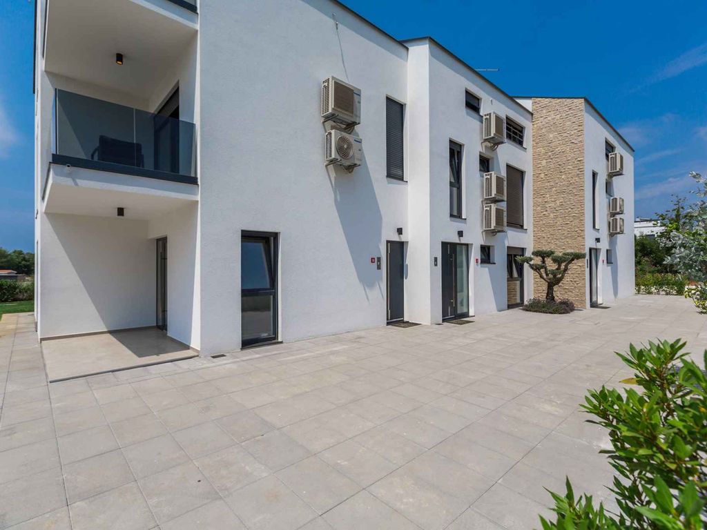 Studio mit Klimaanlage und Terrasse