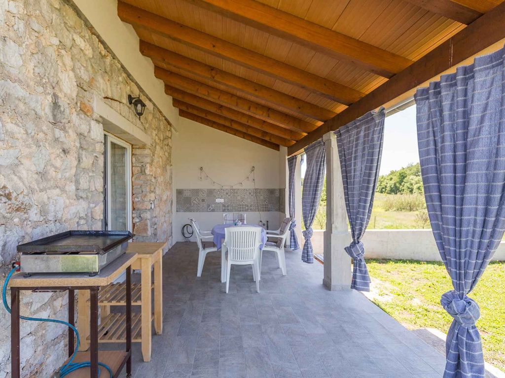 Ferienhaus mit WIFI und Pool