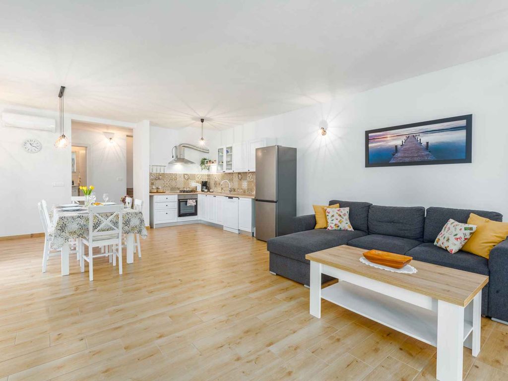 Ferienhaus mit WIFI und Pool