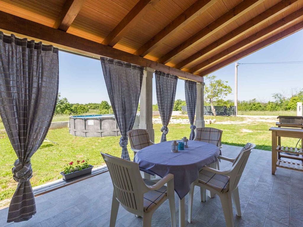 Ferienhaus mit WIFI und Pool