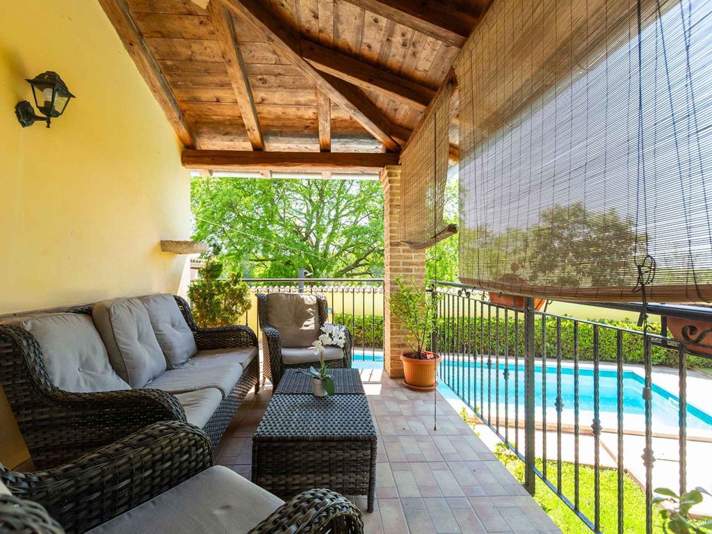 Villa mit Pool