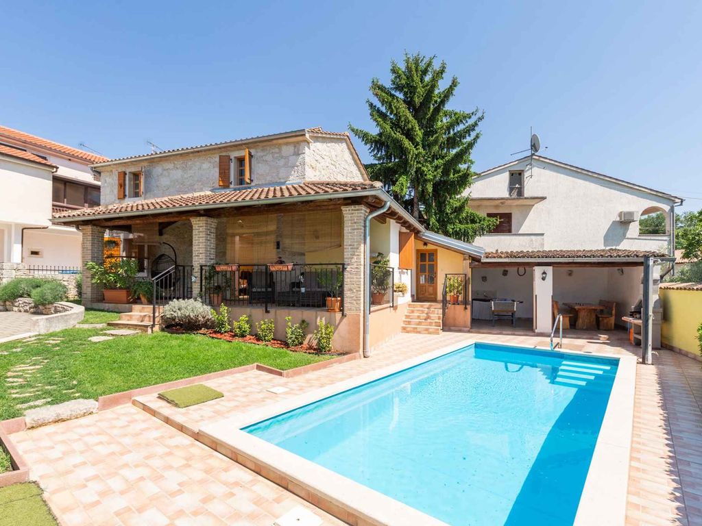 Villa mit Pool