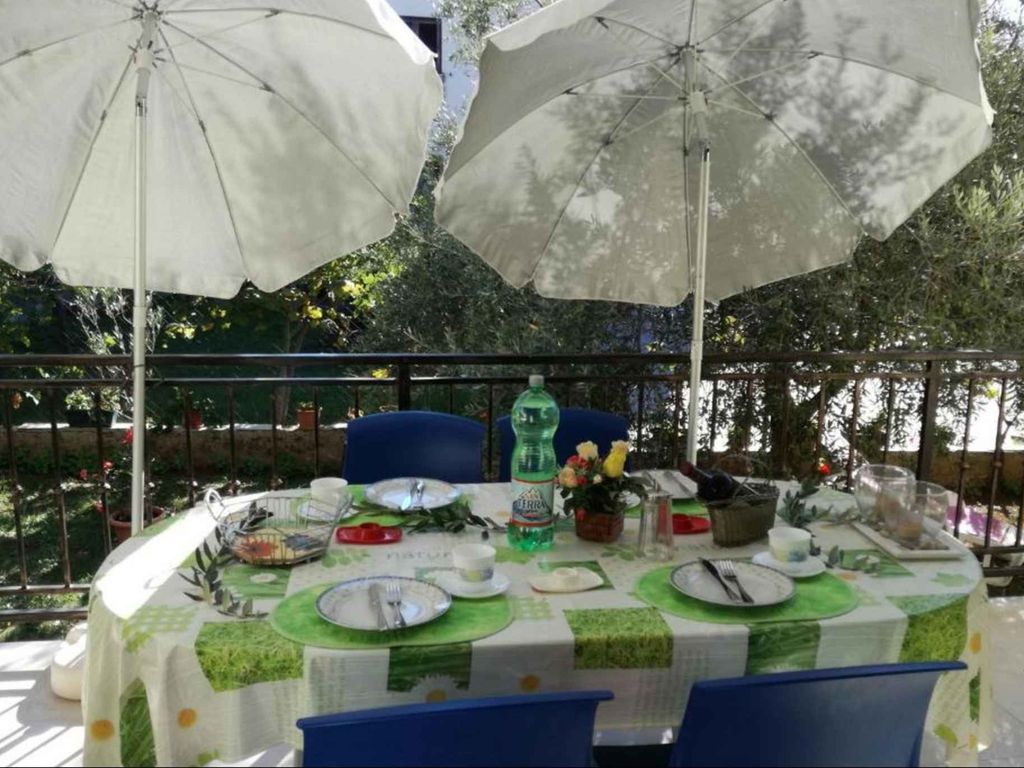 Ferienwohnung mit Terrasse und Grill