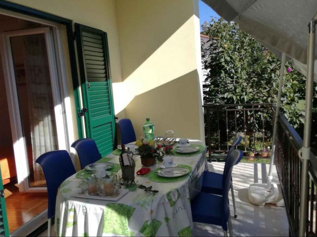 Ferienwohnung mit Terrasse und Grill