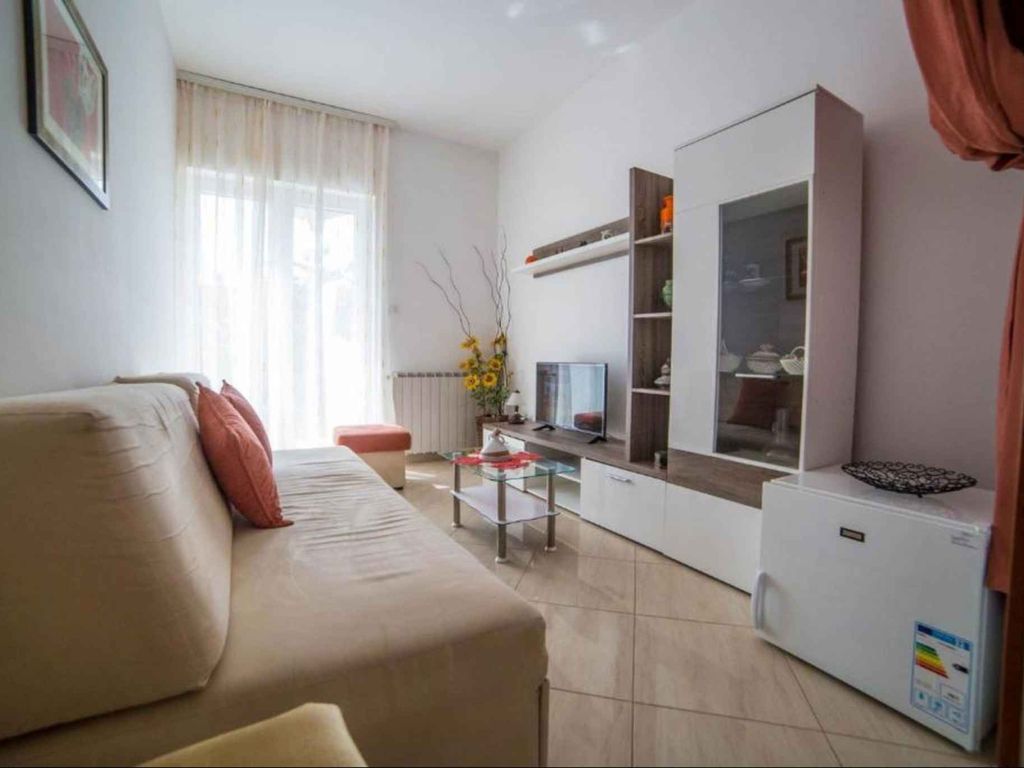 Ferienwohnung mit Terrasse und Grill