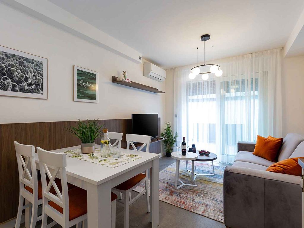 Ferienwohnung mit Balkon und Klimaanlage