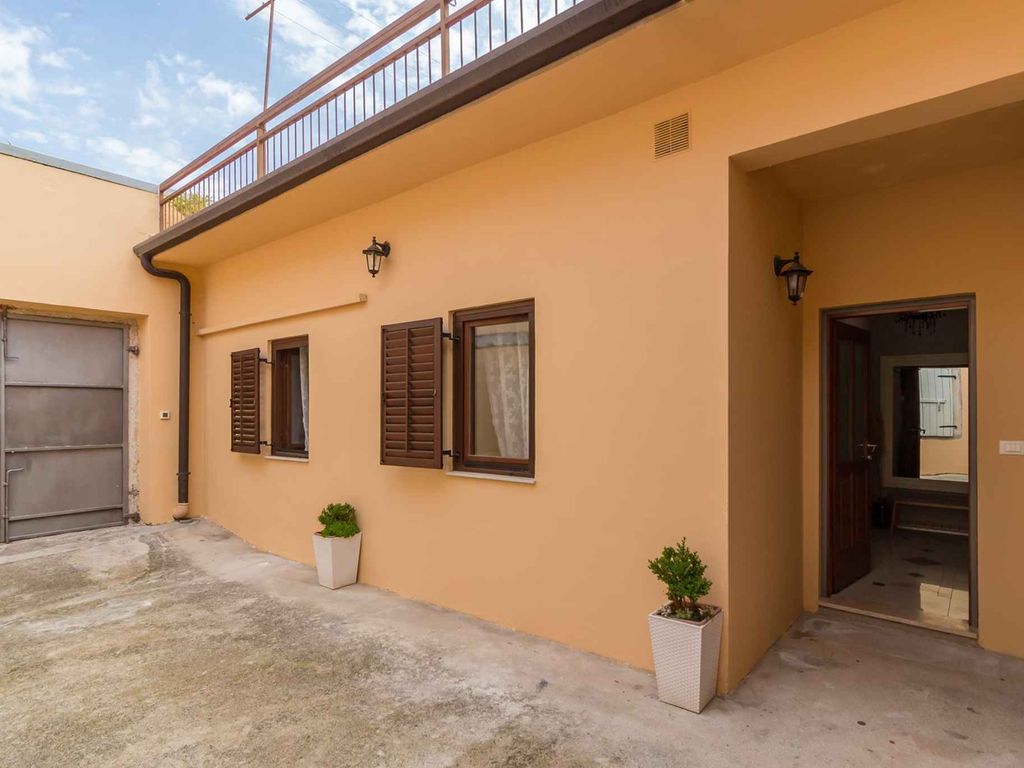 Ferienwohnung mit Klimaanlage und Terrasse