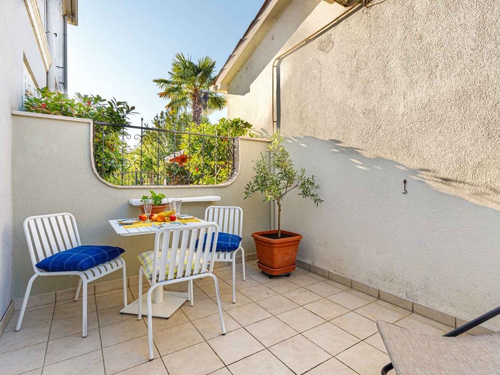 Ferienwohnung Neu eingerichtete Wohnung in Strandnähe