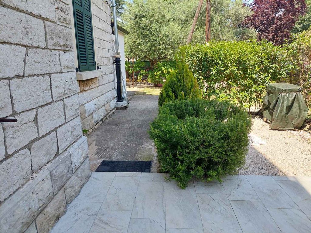 Ferienwohnung mit Garten, nur 50m von Strand entfernt