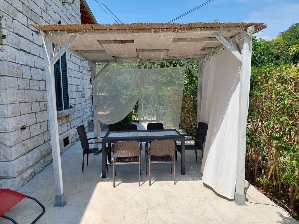 Ferienwohnung mit Garten, nur 50m von Strand entfernt