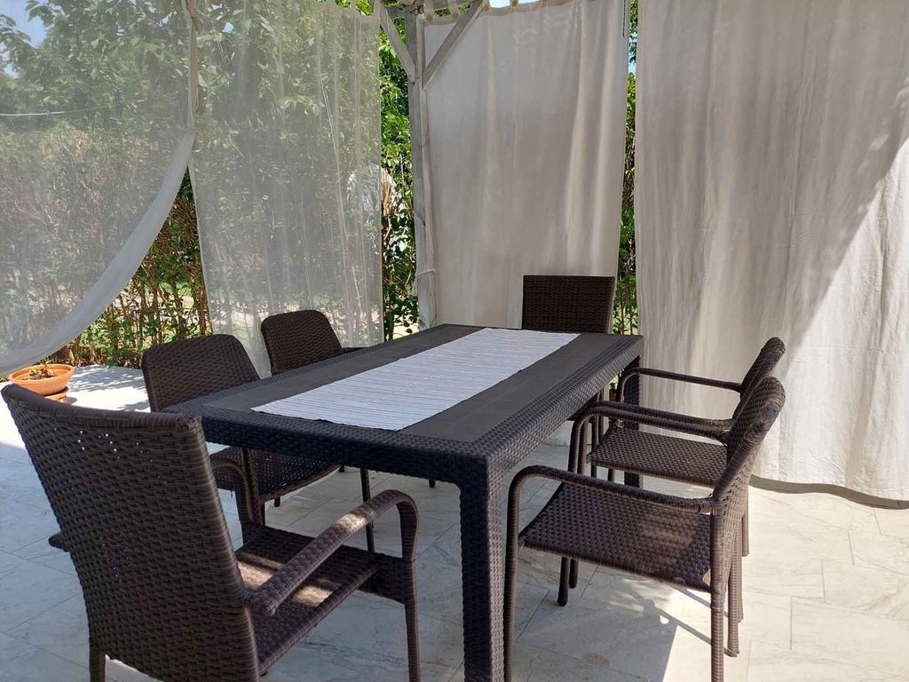 Ferienwohnung mit Garten, nur 50m von Strand entfernt