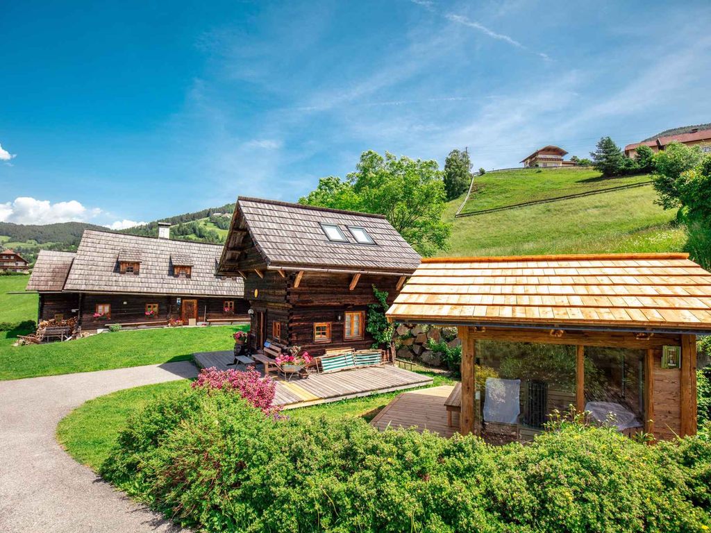 Hütte mit Panorama-Gartensauna