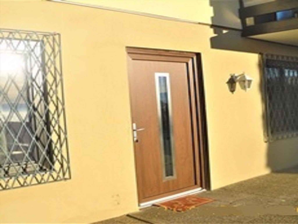 Ferienwohnung mit großem Garten, Grillmöglichkeit und Außenpool