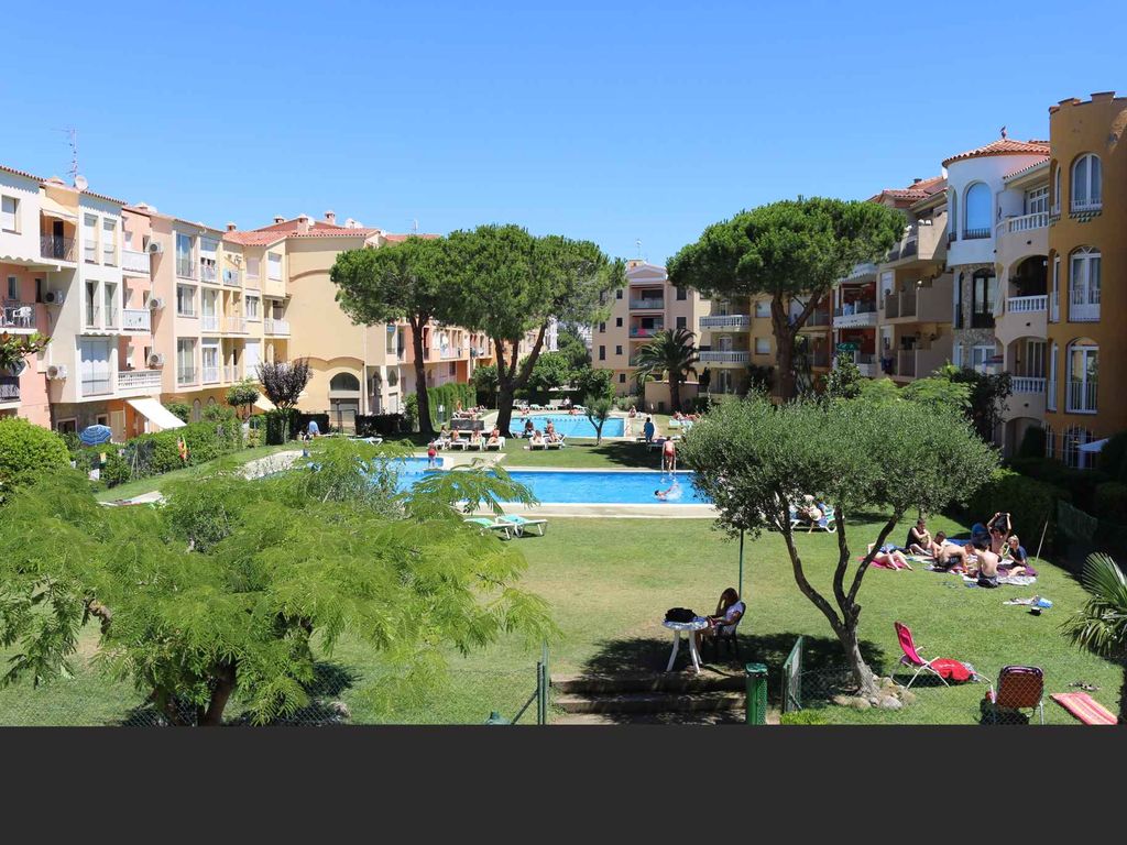 Ferienwohnung mit Balkon und Pool