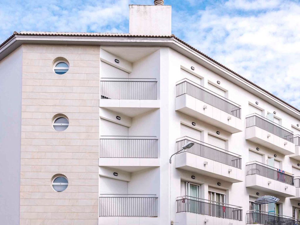 Ferienwohnung mit Balkon und Pool