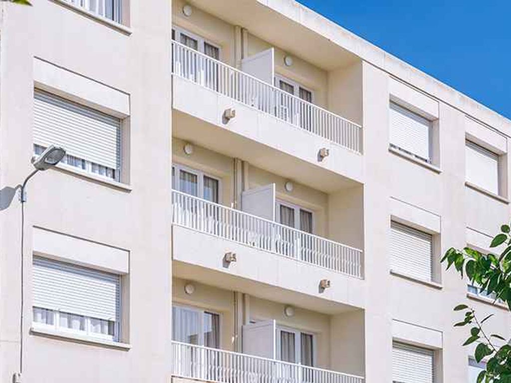 Ferienwohnung mit Balkon und Pool