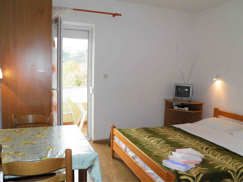 Studio mit Balkon und Klimaanlage