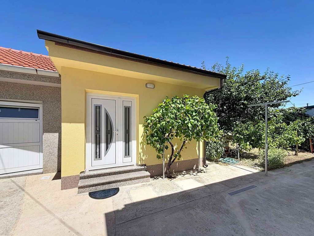 Ferienwohnung in ruhiger und sonniger Lage
