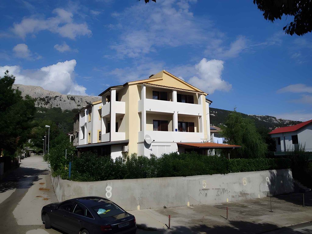 Studio mit Balkon und Klimaanlage