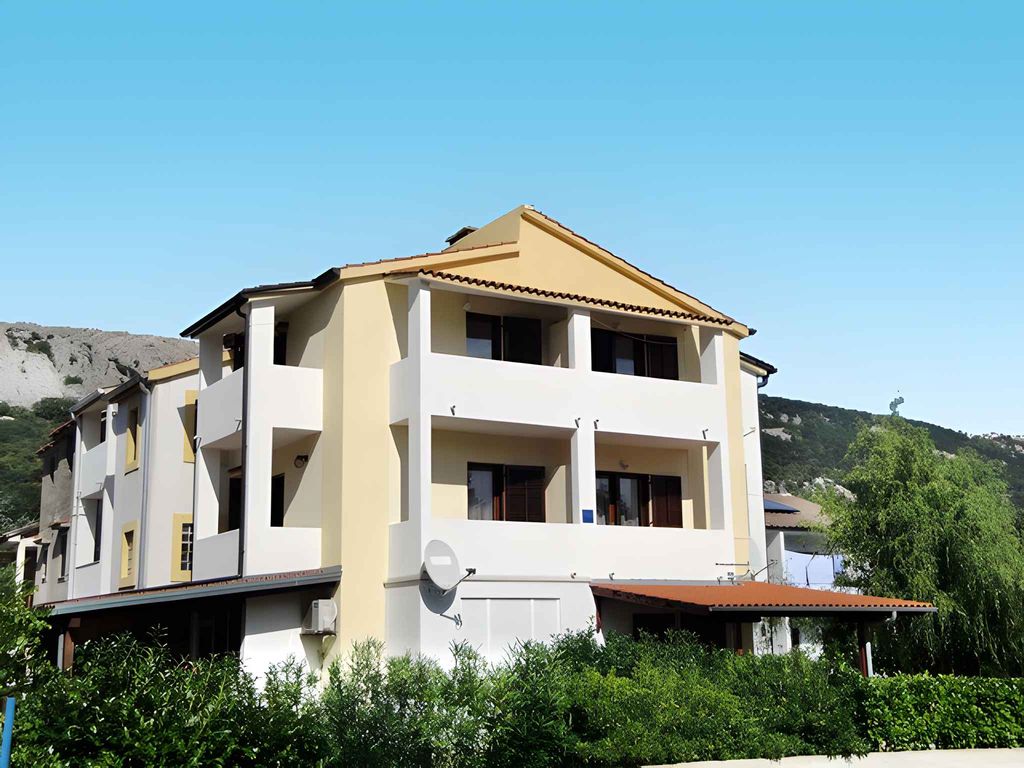 Studio mit Balkon und Klimaanlage