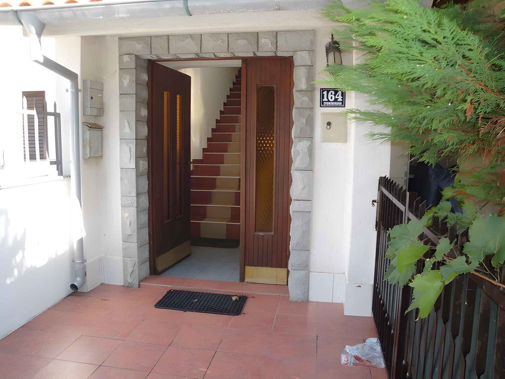 Studio mit Balkon und Klimaanlage