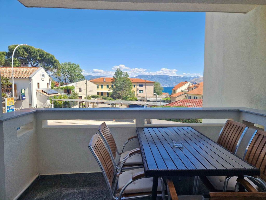 Ferienwohnung mit Klimaanlage und Balkon
