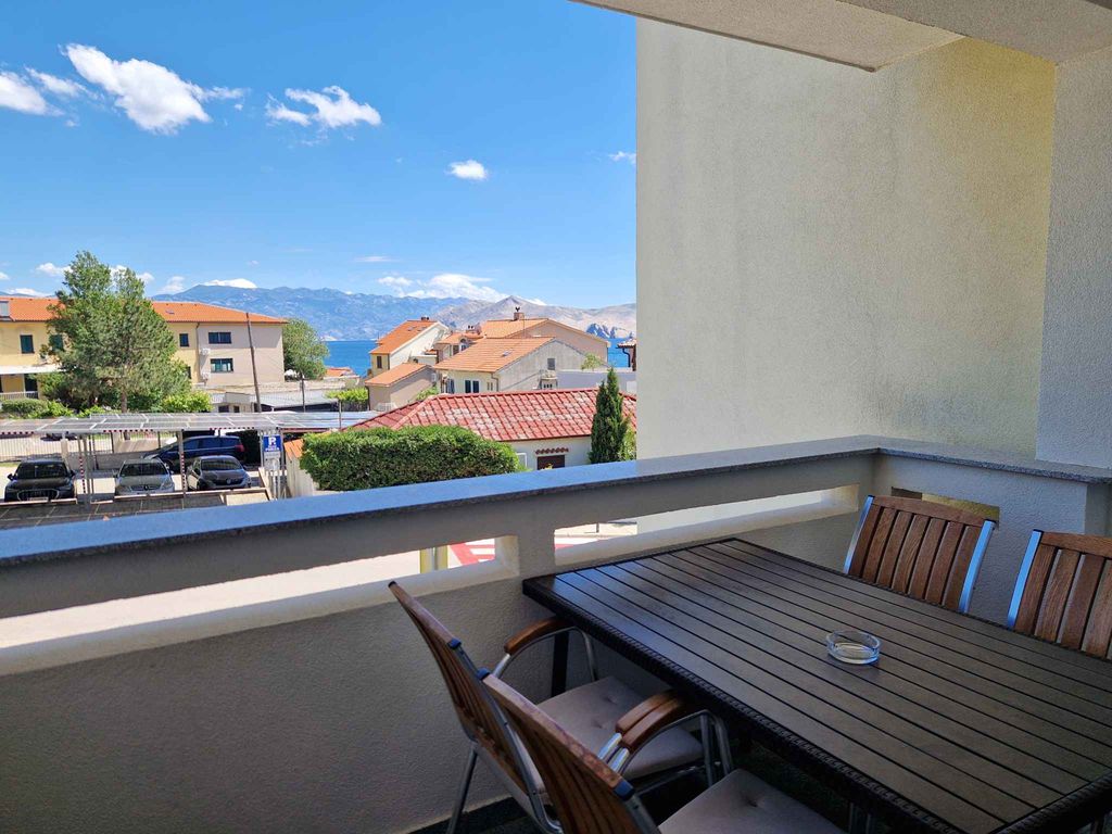 Ferienwohnung mit Klimaanlage und Balkon