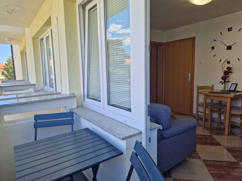 Ferienwohnung mit Klimaanlage und Balkon