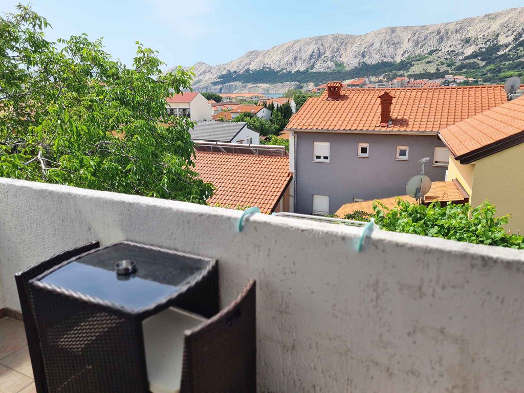 Studio mit Klimaanlage und Balkon
