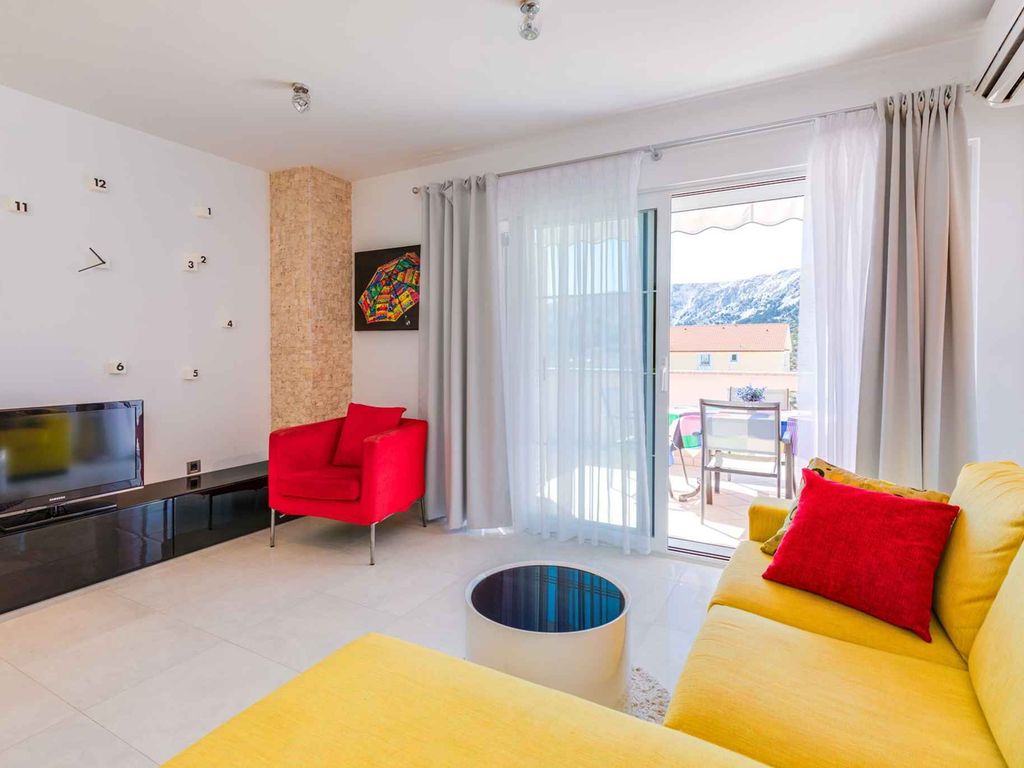 Ferienwohnung Apartment Daisy with a stunning view