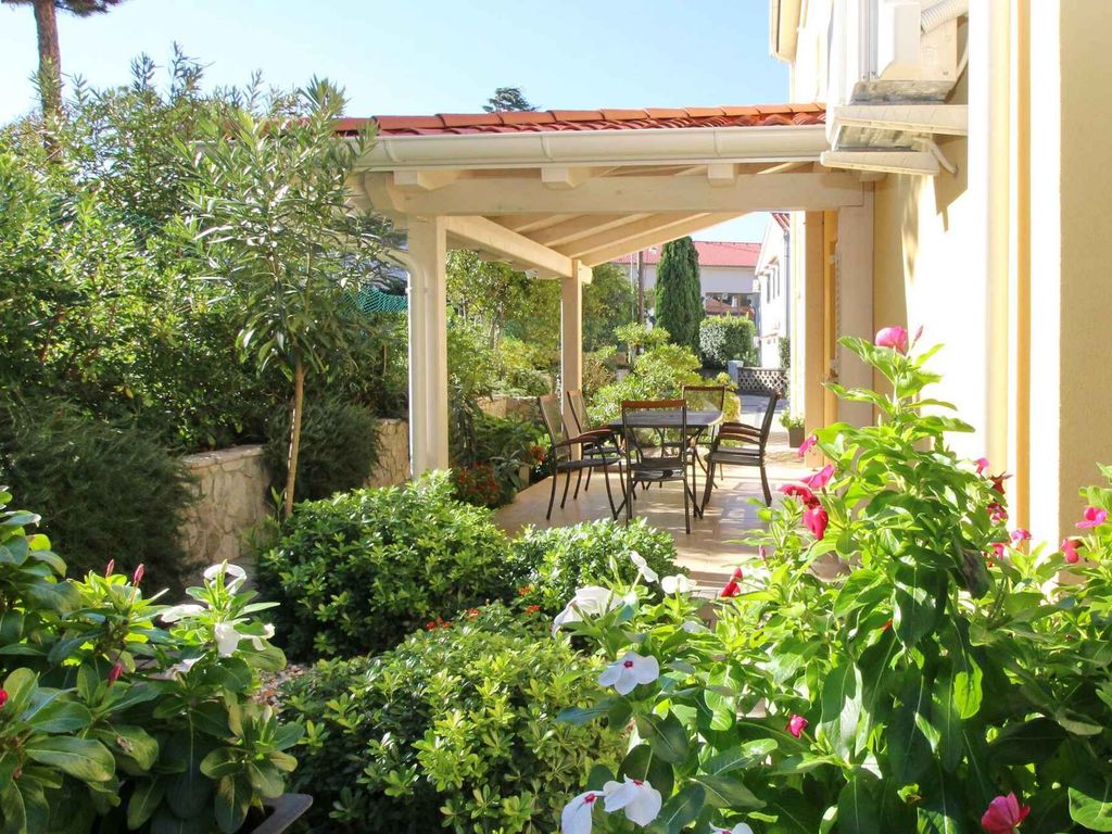 Ferienwohnung mit Pool und Grill zur gemeinsamen Nutzung