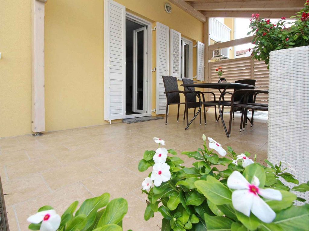 Ferienwohnung mit Pool und Grill zur gemeinsamen Nutzung