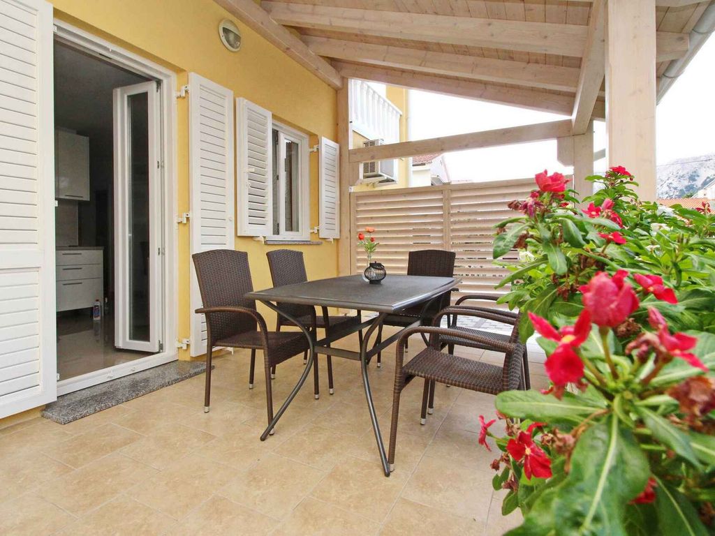 Ferienwohnung mit Pool und Grill zur gemeinsamen Nutzung