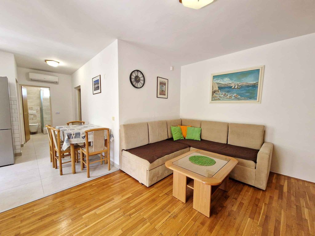 Ferienwohnung mit Klimaanlage und Terrasse