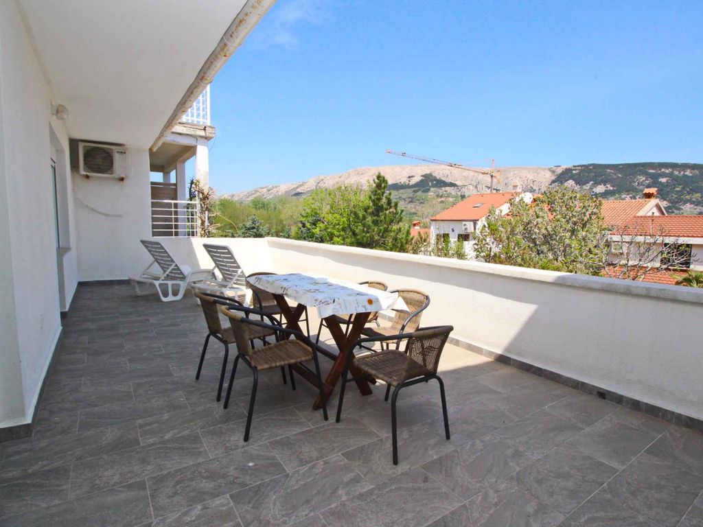 Ferienwohnung mit Klimaanlage und großem Balkon
