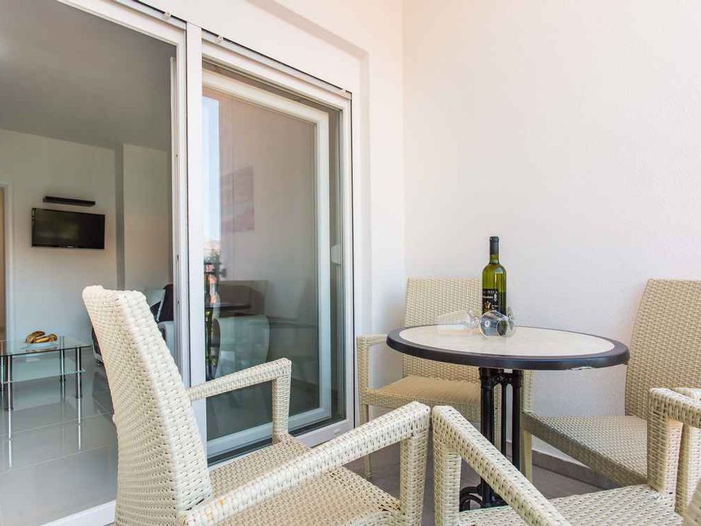 Ferienwohnung mit Klimaanlage und Balkon