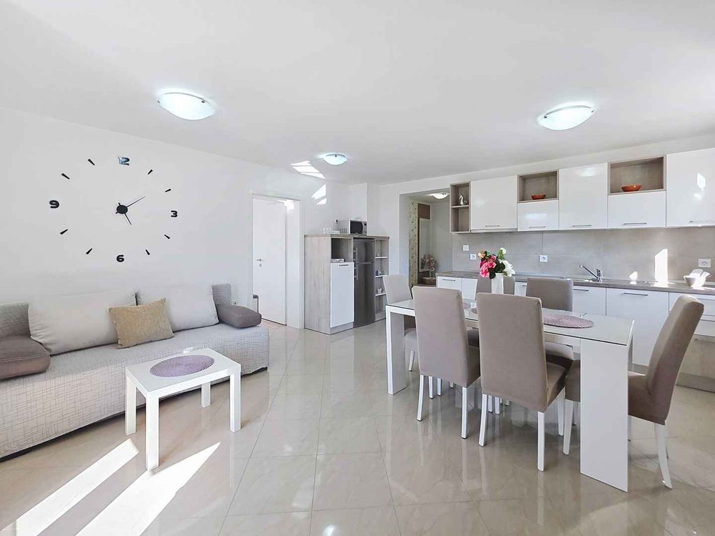 Ferienwohnung mit Pool zur gemeinsamen Nutzung