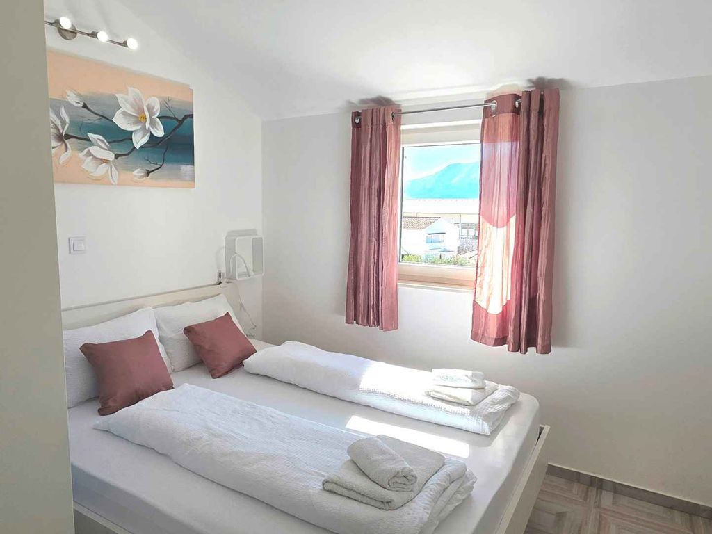 Ferienwohnung mit Balkon und Klimaanlage
