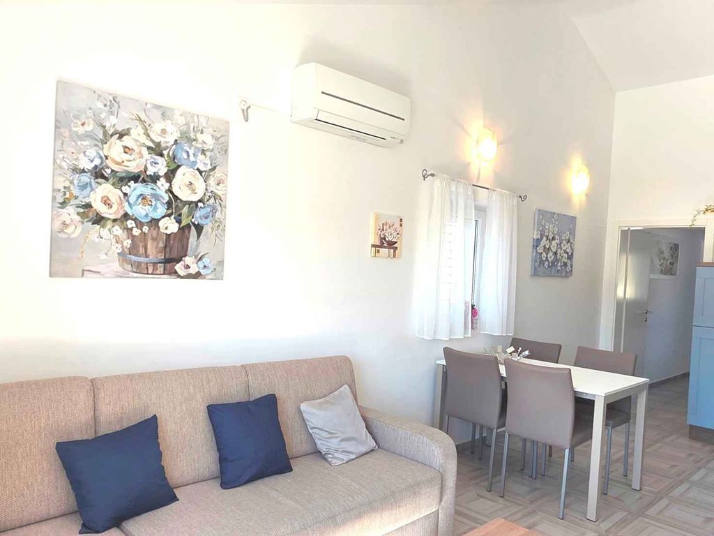 Ferienwohnung mit Balkon und Klimaanlage