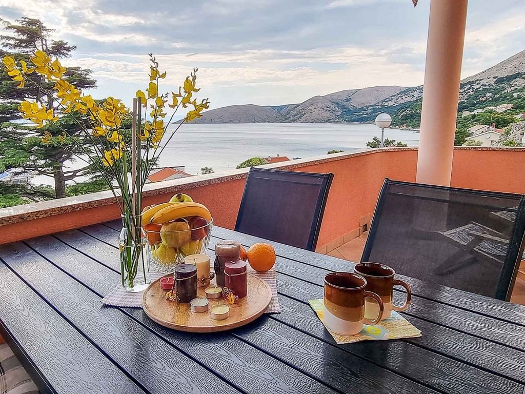 Ferienwohnung mit Terrasse und Meerblick
