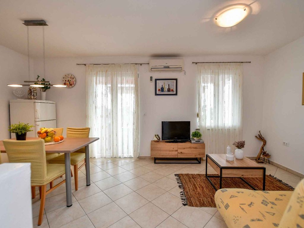 Ferienwohnung mit Terrasse und Meerblick